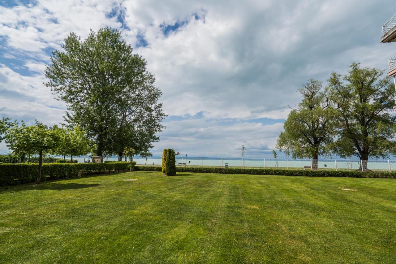 Myflat Golden Coast Panorama Apartment Siófok Exterior foto